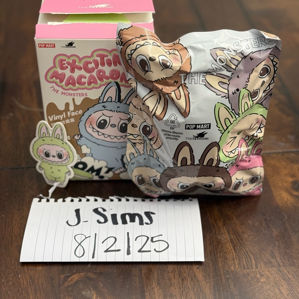 Pop Mart Excited Macaron The Monsters Labubu - Green Grapes